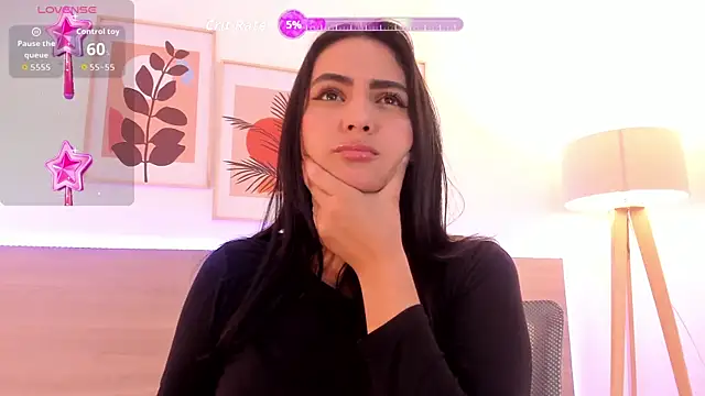 Snapshot of kareena_basu chatting on 29, 11, 2025 kareena basu online show from 29, 11, 2025