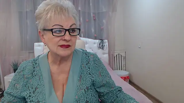 KayleSmoll online show from 19, 11, 2025