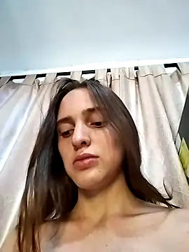 Snapshot of KateDer7 chatting on 8, 3, 2025 KateDer7 online show from 8, 3, 2025