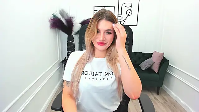 SelenaeMoore online show from 28, 9, 2025