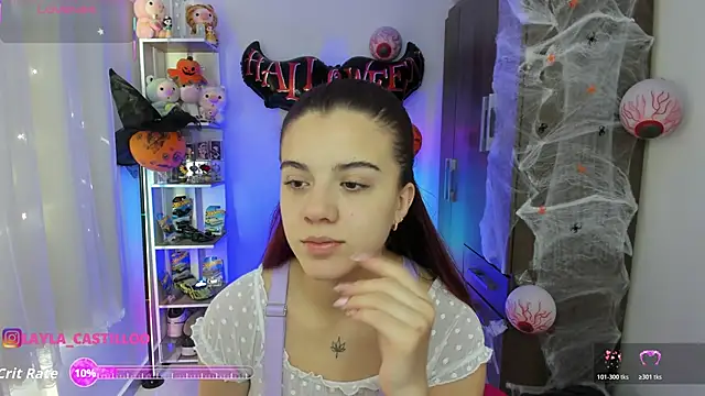 Layla castilloo online show from 22, 10, 2025