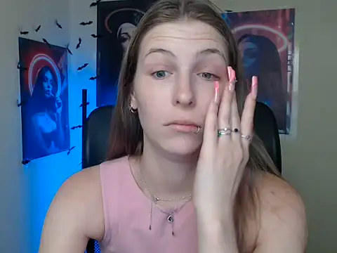 StrangerGi online show from 22, 7, 2026
