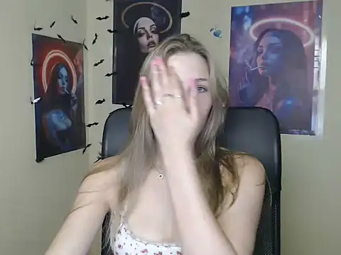 StrangerGi online show from 30, 7, 2026