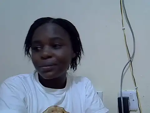 Snapshot of dirtyshowgirl chatting on 23, 9, 2025 dirtyshowgirl online show from 23, 9, 2025