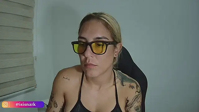 Snapshot of Isis69_ chatting on 28, 11, 2025 Isis69 online show from 28, 11, 2025