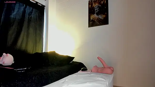 Nina Fuentes online show from 12, 11, 2025