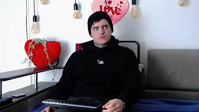 CarterCole online show from 14, 2, 2025