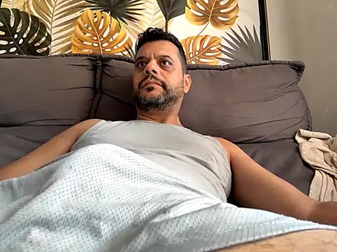 HornyBeachBoyBR online show from 13, 4, 2026