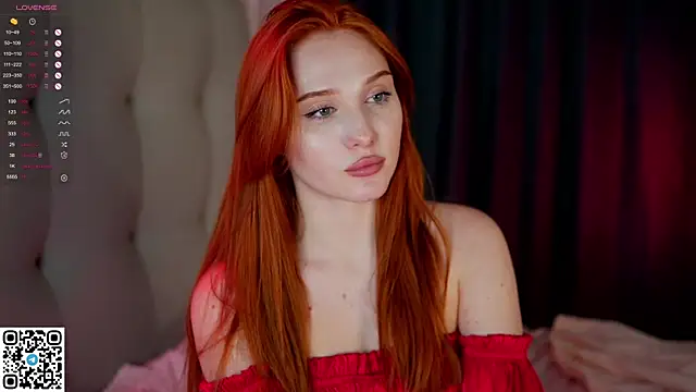 Snapshot of KleinGlif chatting on 5, 1, 2025 KleinGlif online show from 5, 1, 2025