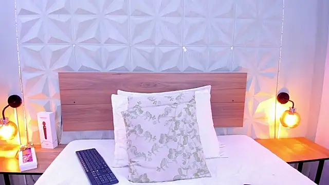 Snapshot of Stacey_white_ chatting on 3, 10, 2025 Stacey white online show from 3, 10, 2025