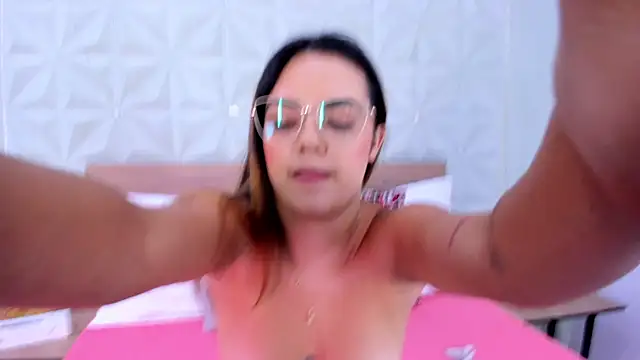 Snapshot of Stacey_white_ chatting on 4, 6, 2026 Stacey white online show from 4, 6, 2026