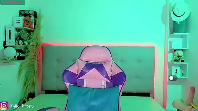 Kylie brokee online show from 15, 4, 2026