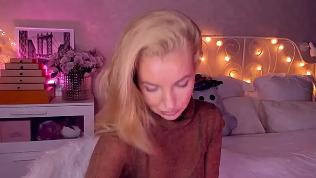 Snapshot of aestetick chatting on 4, 11, 2025 aestetick online show from 4, 11, 2025