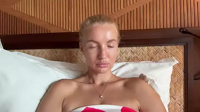 Snapshot of aestetick chatting on 2, 12, 2025 aestetick online show from 2, 12, 2025