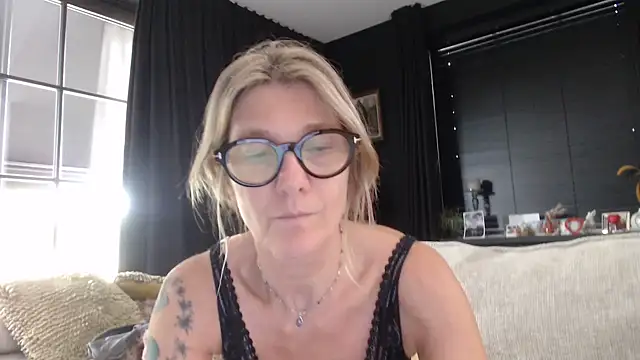 Snapshot of godinflower chatting on 30, 6, 2026 godinflower online show from 30, 6, 2026