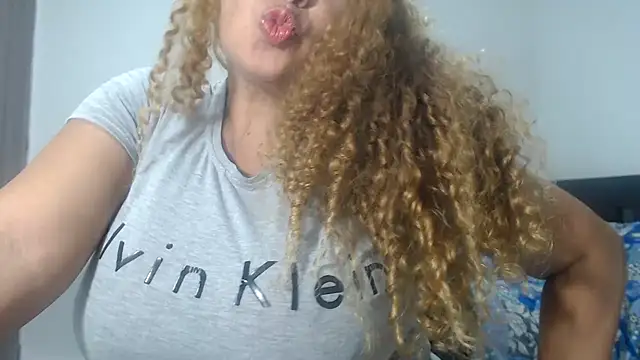 Snapshot of BustyAmanda chatting on 21, 2, 2025 BustyAmanda online show from 21, 2, 2025