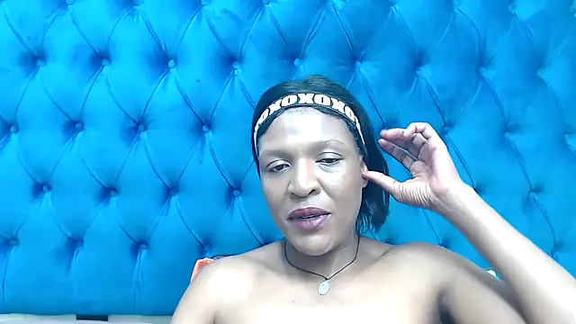 Snapshot of SpicyQueenxxxx chatting on 3, 4, 2026 SpicyQueenxxxx online show from 3, 4, 2026