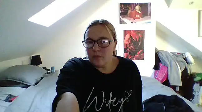 Snapshot of scrummymummy2 chatting on 19, 12, 2024 scrummymummy2 online show from 19, 12, 2024