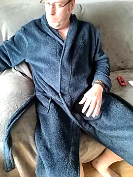 Snapshot of JulianJ50 chatting on 2, 4, 2026 JulianJ50 online show from 2, 4, 2026