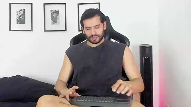 Snapshot of Dereck_vega chatting on 9, 7, 2026 Dereck vega online show from 9, 7, 2026