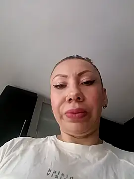 Snapshot of coral_smitth chatting on 11, 3, 2025 coral smitth online show from 11, 3, 2025