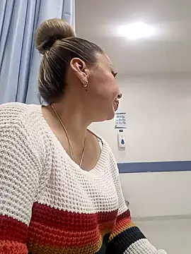 Snapshot of coral_smitth chatting on 8, 11, 2025 coral smitth online show from 8, 11, 2025