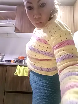 Snapshot of coral_smitth chatting on 5, 12, 2025 coral smitth online show from 5, 12, 2025