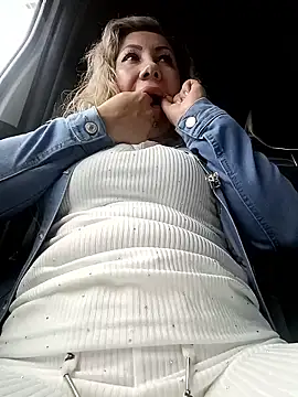 Snapshot of coral_smitth chatting on 18, 1, 2026 coral smitth online show from 18, 1, 2026