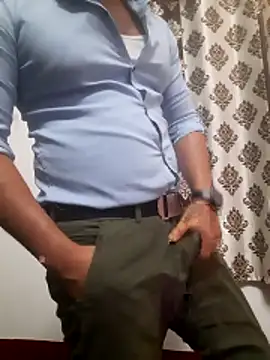 Snapshot of Guyinshortss chatting on 18, 4, 2026 Guyinshortss online show from 18, 4, 2026