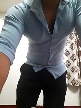 Snapshot of Guyinshortss chatting on 17, 6, 2026 Guyinshortss online show from 17, 6, 2026