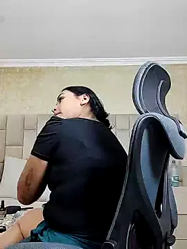 Snapshot of EmmaTorres_ chatting on 13, 12, 2024 EmmaTorres  online show from 13, 12, 2024