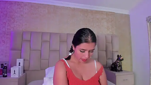 Snapshot of EmmaTorres_ chatting on 16, 12, 2024 EmmaTorres  online show from 16, 12, 2024