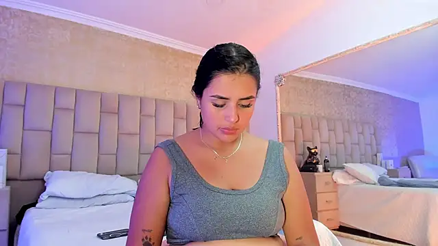 Snapshot of EmmaTorres_ chatting on 21, 12, 2024 EmmaTorres  online show from 21, 12, 2024