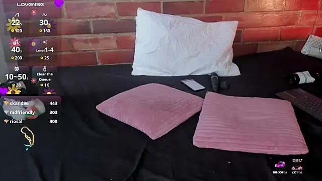 crystalvazquez online show from 8, 2, 2025