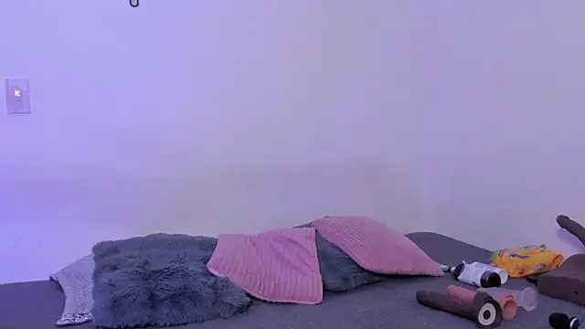 crystalvazquez online show from 31, 10, 2025