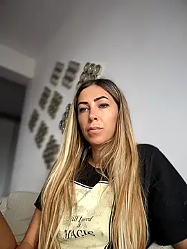 RaquelleDevon online show from 10, 5, 2026