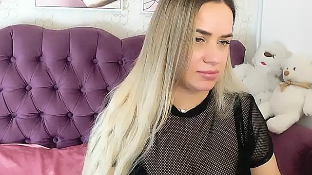 Snapshot of MilenaMiler_X chatting on 27, 1, 2025 MilenaMiler X online show from 27, 1, 2025