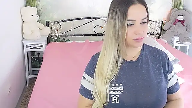 Snapshot of MilenaMiler_X chatting on 21, 3, 2025 MilenaMiler X online show from 21, 3, 2025