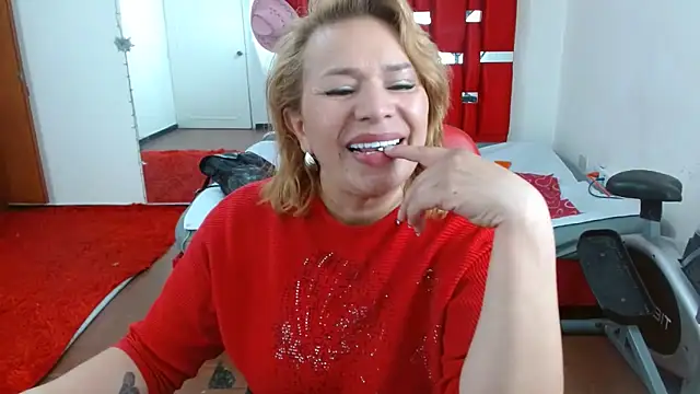Snapshot of krystal_thomson chatting on 23, 9, 2025 krystal thomson online show from 23, 9, 2025