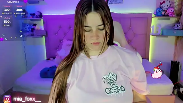 Mia foxx  online show from 15, 1, 2026