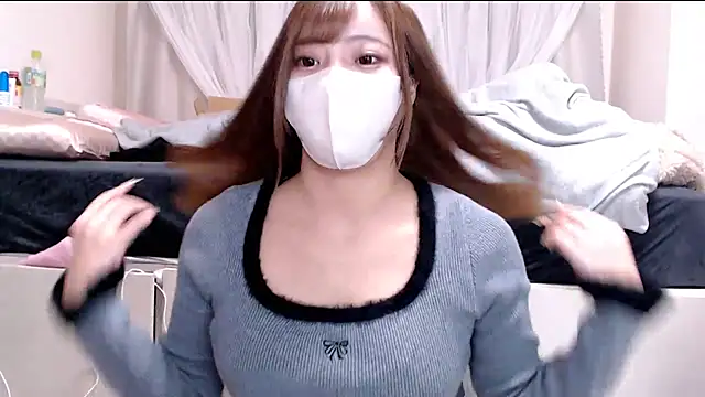 Snapshot of _chanMOMO_ chatting on 2, 2, 2025  chanMOMO  online show from 2, 2, 2025