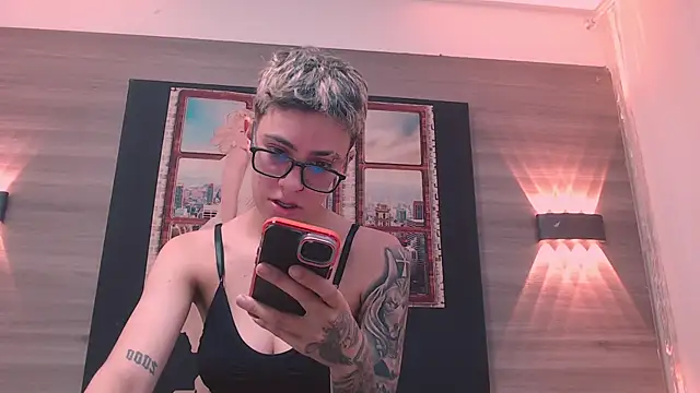 Cutie Shy  online show from 22, 12, 2025