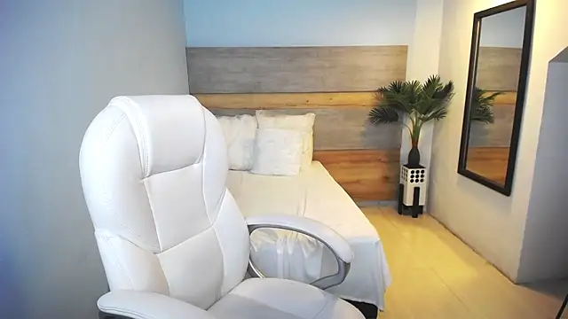 liseth fox online show from 4, 2, 2025