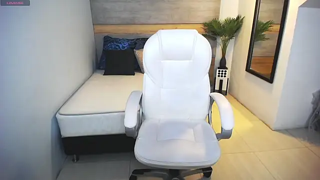 liseth fox online show from 18, 2, 2025