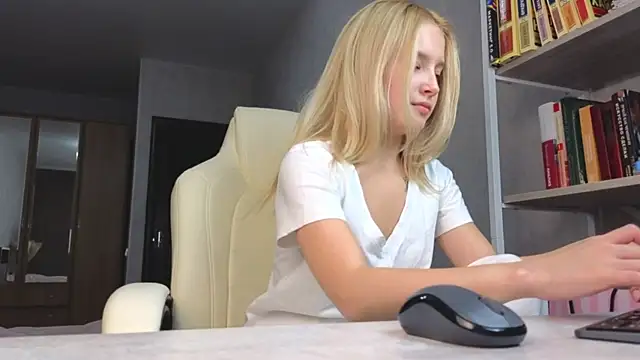 Snapshot of Marietta_Castro chatting on 30, 6, 2026 Marietta Castro online show from 30, 6, 2026