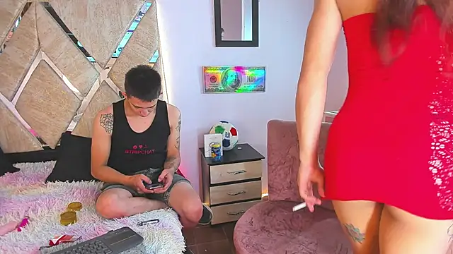 parejacaliente20154 online show from 25, 10, 2025