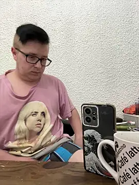 Snapshot of bisexualboy05 chatting on 25, 9, 2025 bisexualboy05 online show from 25, 9, 2025