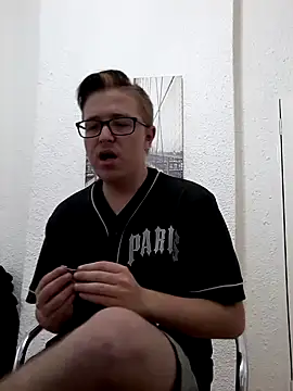 Snapshot of bisexualboy05 chatting on 1, 11, 2025 bisexualboy05 online show from 1, 11, 2025