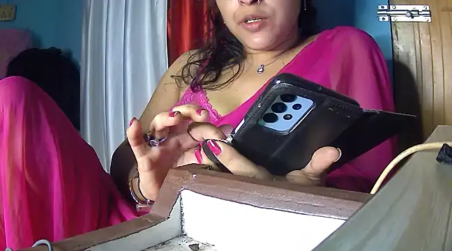 Snapshot of LOVERIAKOL chatting on 27, 1, 2025 LOVERIAKOL online show from 27, 1, 2025