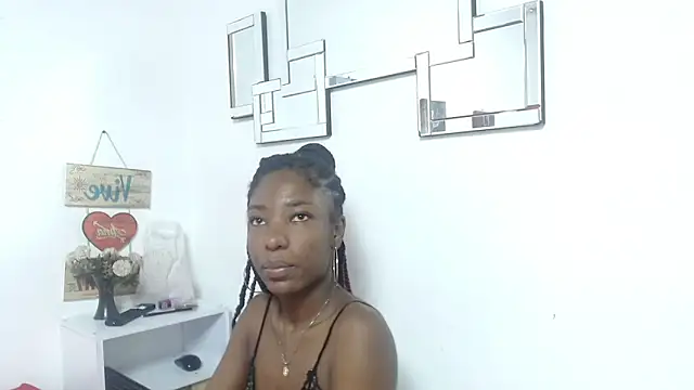 Snapshot of Madeline_Woods chatting on 29, 11, 2025 Madeline Woods online show from 29, 11, 2025